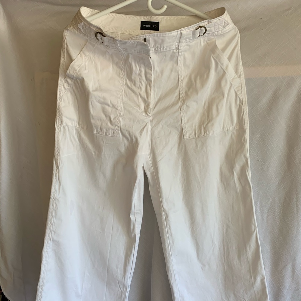 Cute wide leg cropped white summer pants size 8